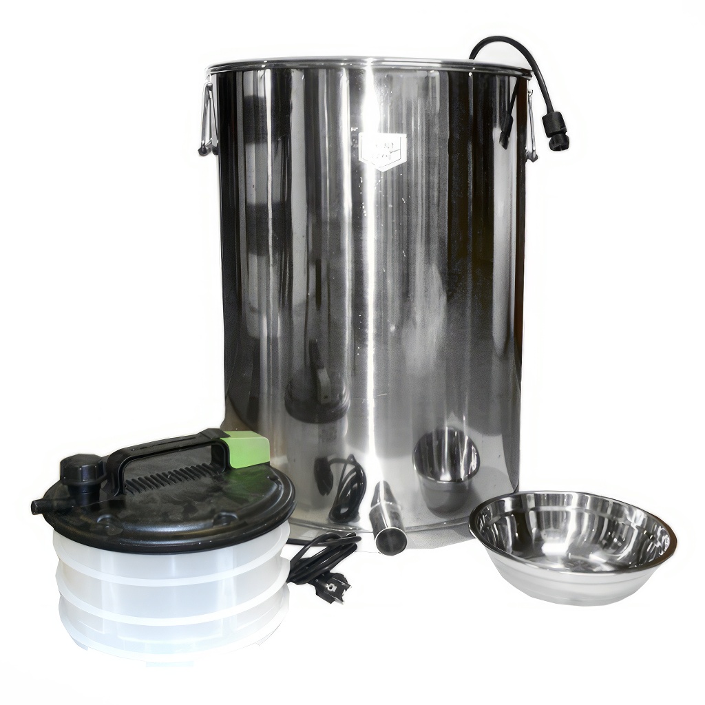 Round wax melter with steam generator